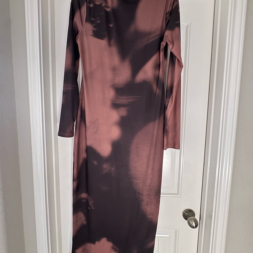 Elegant Tie-Dye Long Sleeve Dress